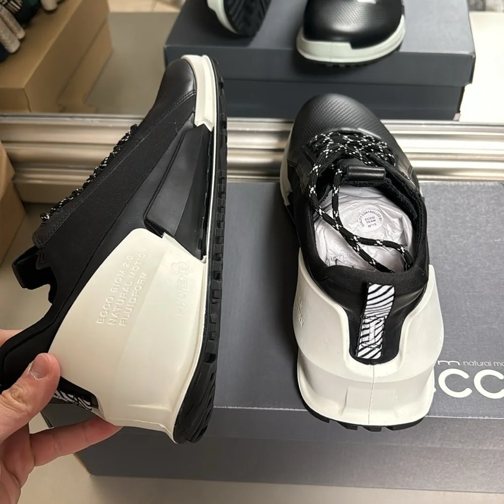 Ecco Biom 20 M 800754 51094 Black and White New in box Size 10-10.5 New